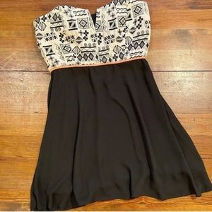 MYNE Ashley Ann Strapless Dress Size 2‎ New with Tag Lined, Flowy Skirt
